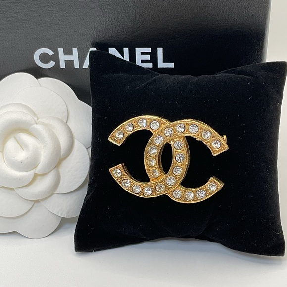 CHANEL CC Logo Rhinestone Brooch - Picture 1 of 10